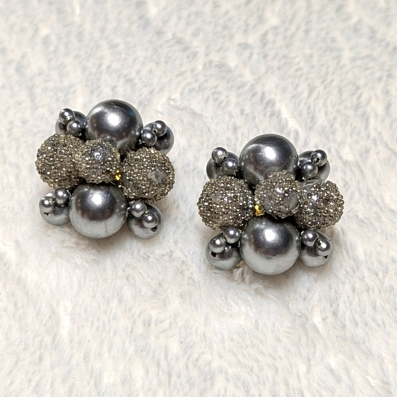 Vintage 50's Elegant Silvertone Faux Pearl Cluster Clip Earrings -Made in Japan - Picture 5 of 7
